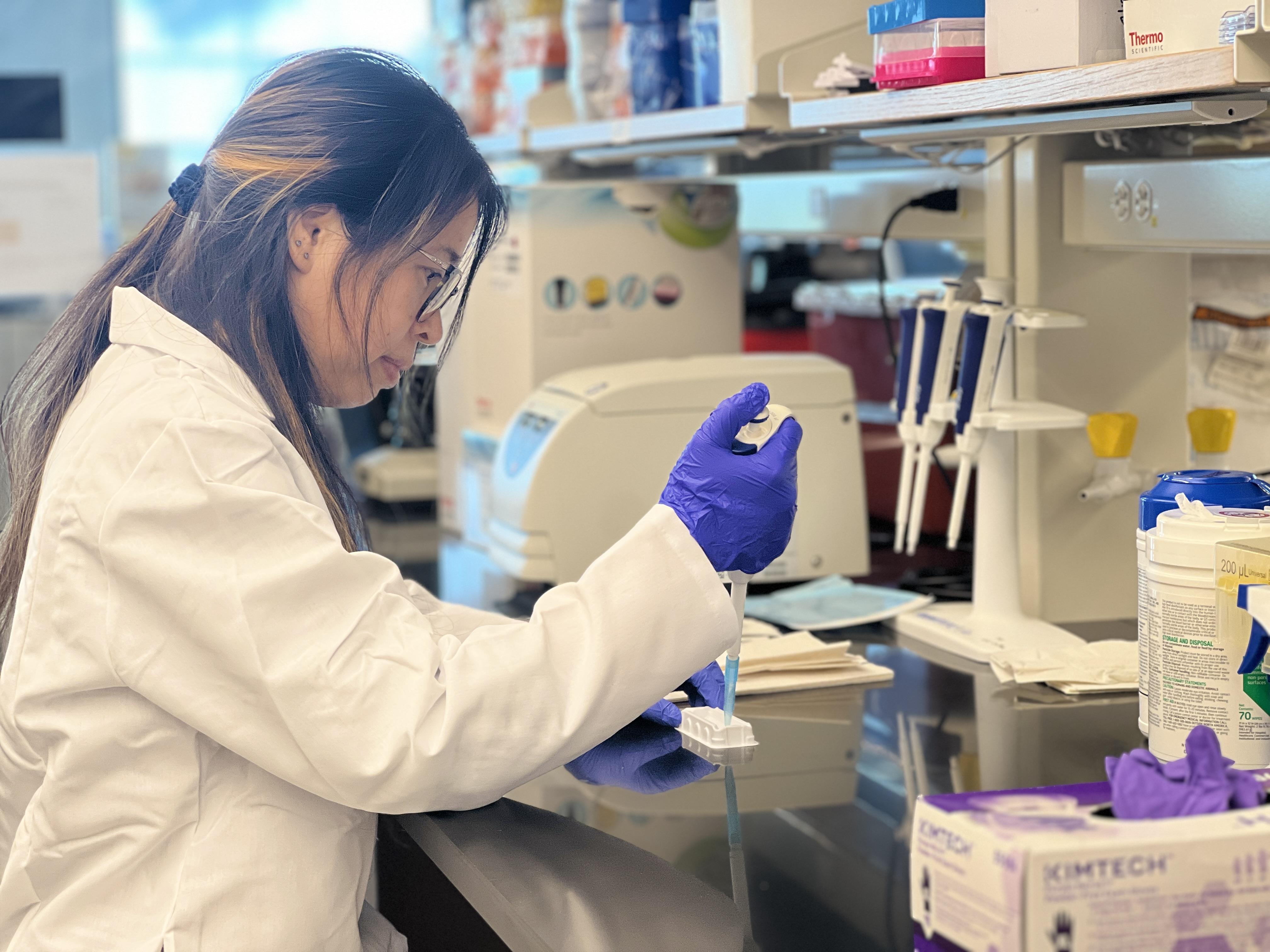 Liujiang Song in the lab